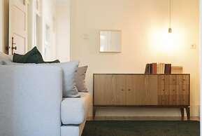 Tripas-Coração, Breiner Apartments