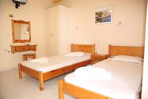 Polyxenis Rooms