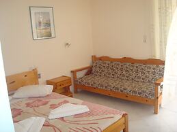 Polyxenis Rooms