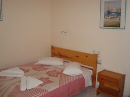 Polyxenis Rooms