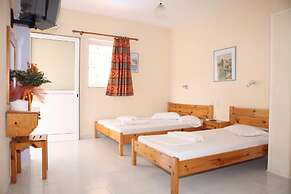 Polyxenis Rooms