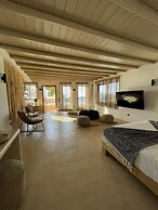 Mythic Paros