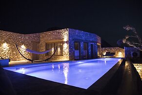 Mythic Paros