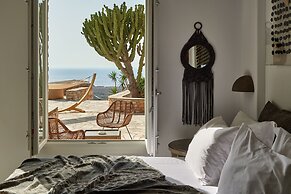 Mythic Paros