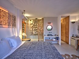 Mythic Paros