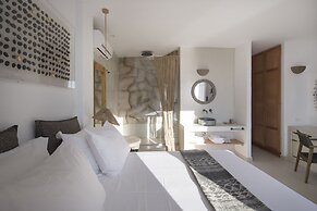 Mythic Paros