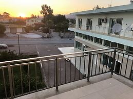 Deniz Airport Suites