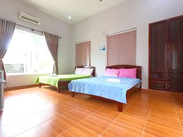 Goc Bien Homestay