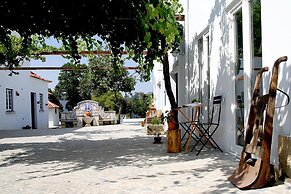 Oryza Guest House & Suites