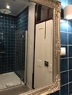 Oryza Guest House & Suites