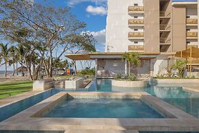 Surfside Beachfront Suites by Playa Caracol Resorts