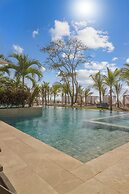 Surfside Beachfront Suites by Playa Caracol Resorts