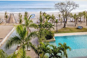 Surfside Beachfront Suites by Playa Caracol Resorts