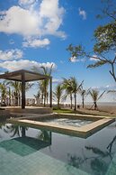 Surfside Beachfront Suites by Playa Caracol Resorts