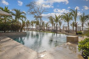 Surfside Beachfront Suites by Playa Caracol Resorts