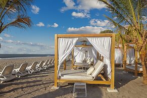 Surfside Beachfront Suites by Playa Caracol Resorts