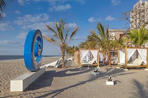 Surfside Beachfront Suites by Playa Caracol Resorts