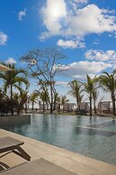 Surfside Beachfront Suites by Playa Caracol Resorts