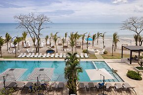 Surfside Beachfront Suites by Playa Caracol Resorts