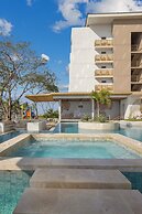 Surfside Beachfront Suites by Playa Caracol Resorts