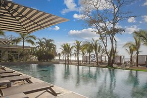 Surfside Beachfront Suites by Playa Caracol Resorts
