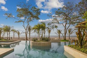 Surfside Beachfront Suites by Playa Caracol Resorts