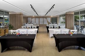 Surfside Beachfront Suites by Playa Caracol Resorts