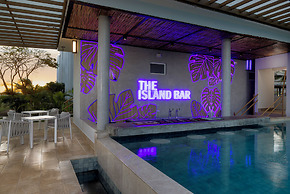 Surfside Beachfront Suites by Playa Caracol Resorts