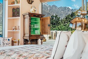 Lanah Residence