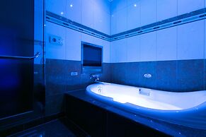 HOTEL D-WAVE Shinjuku - Adults Only