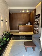City pyramids inn