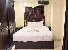 City pyramids inn