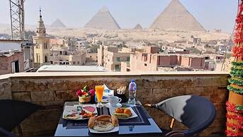 City pyramids inn