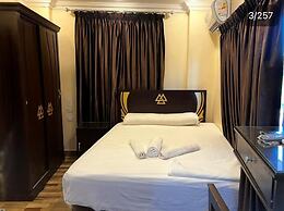 City pyramids inn
