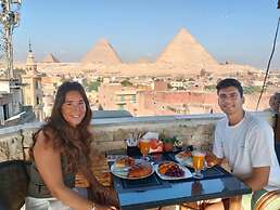 City pyramids inn