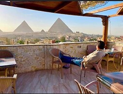City pyramids inn