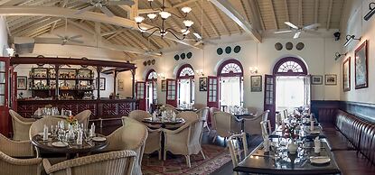Royal Bar & Hotel