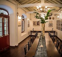 Royal Bar & Hotel