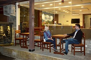 Maya Boutique Hotel