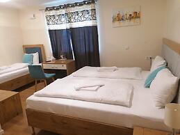 Hotel Isha