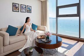 Maximilan DaNang Beach Hotel