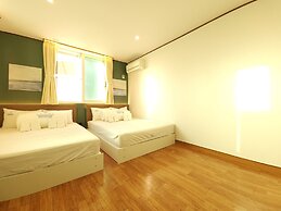 OYO Hostel Myeongdong 5