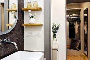 Roma Five Suites