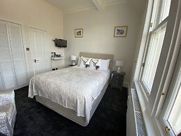 Ashburn House De Luxe B&B