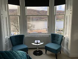 Ashburn House De Luxe B&B