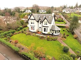 Ashburn House De Luxe B&B