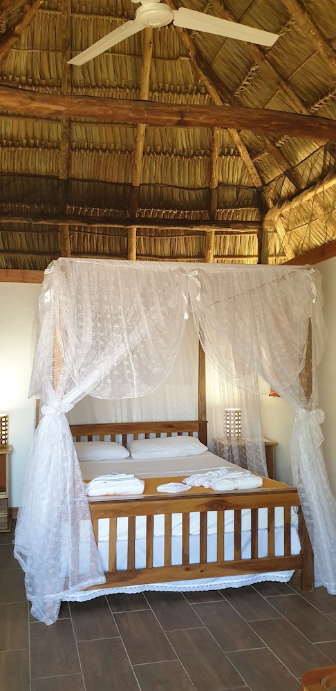 San Simian Lodge