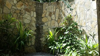 San Simian Lodge
