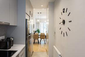 UPSTREET Peaceful 2BD Apartment in Kolonaki