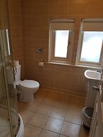 Dorset Arms Hotel